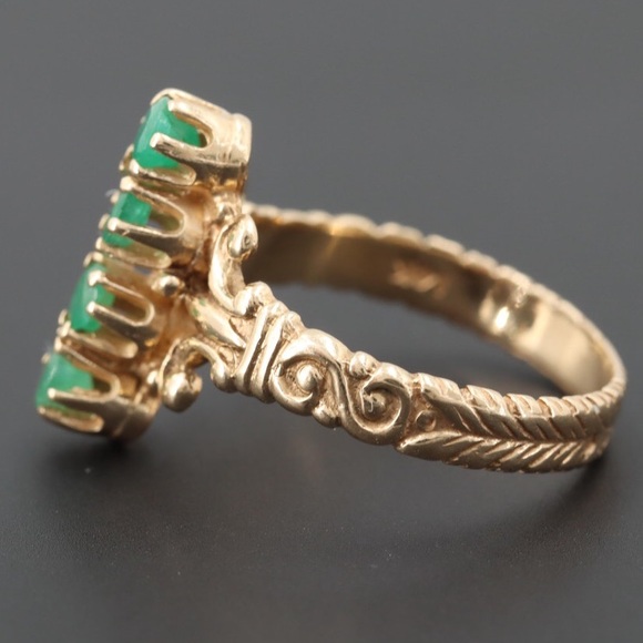 SOLD 🌿Antique Emerald 14kt Yellow Gold Ring - Picture 3 of 5